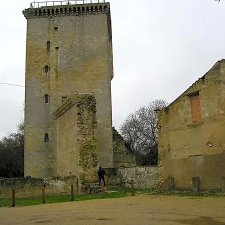 מלון Tour Lesparre-Médoc