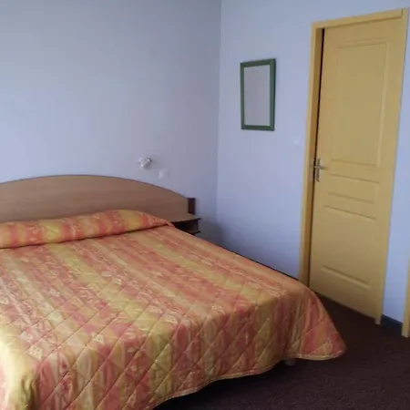 מלון Tour Lesparre-Médoc